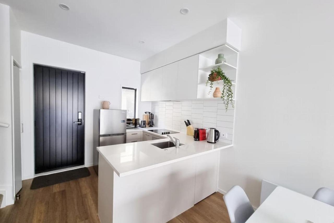 Huntington Townhouse With Patio And Parking Villa Auckland Exterior photo